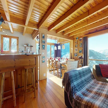 In With Swimming Pool Horská chata Veysonnaz